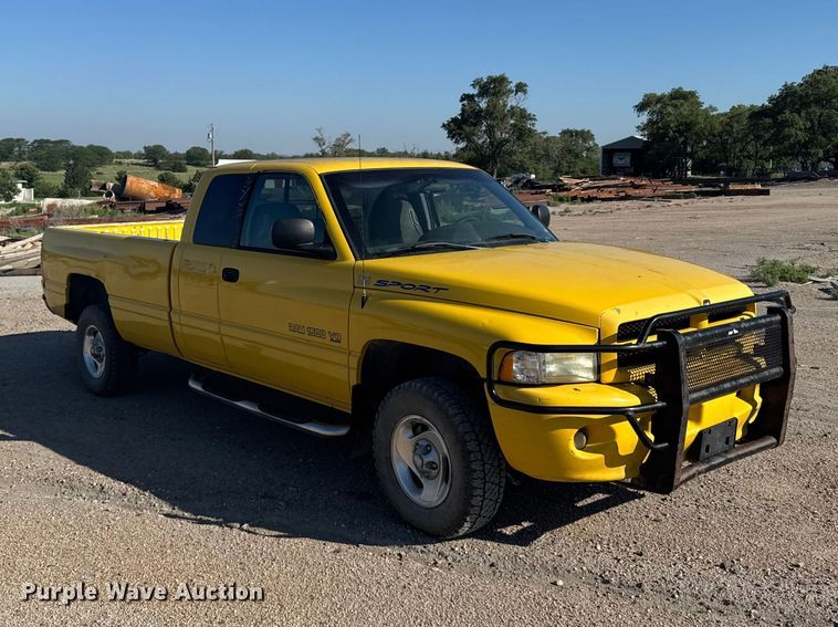 image for item DY2977 1999 Dodge Ram 1500 Ext. Cab pickup truck