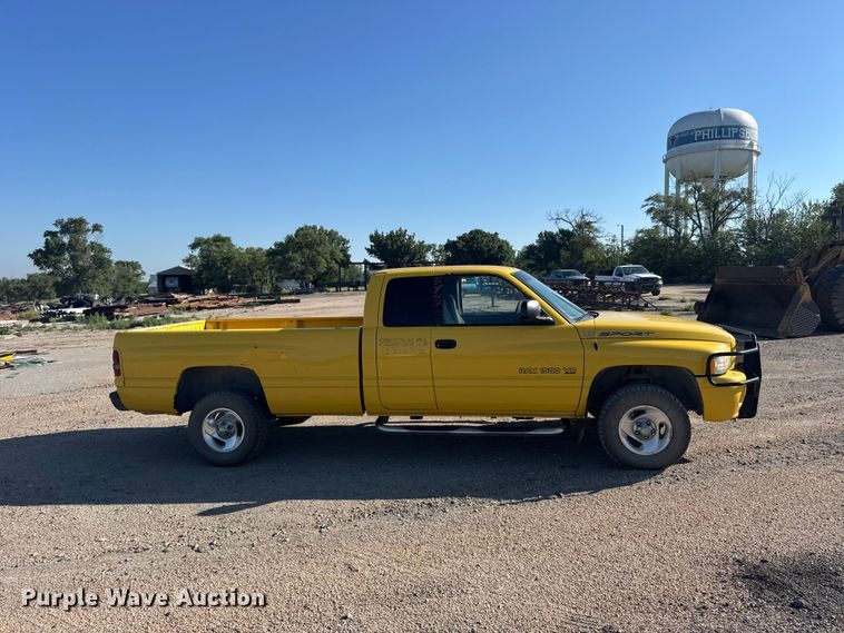 image for item DY2977 1999 Dodge Ram 1500 Ext. Cab pickup truck