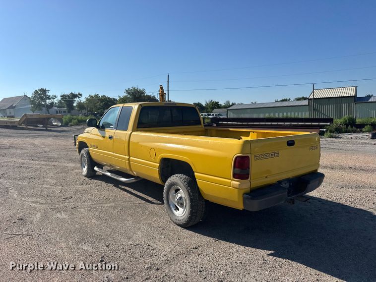 image for item DY2977 1999 Dodge Ram 1500 Ext. Cab pickup truck