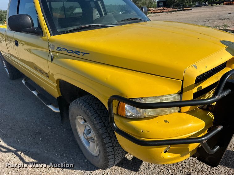 image for item DY2977 1999 Dodge Ram 1500 Ext. Cab pickup truck