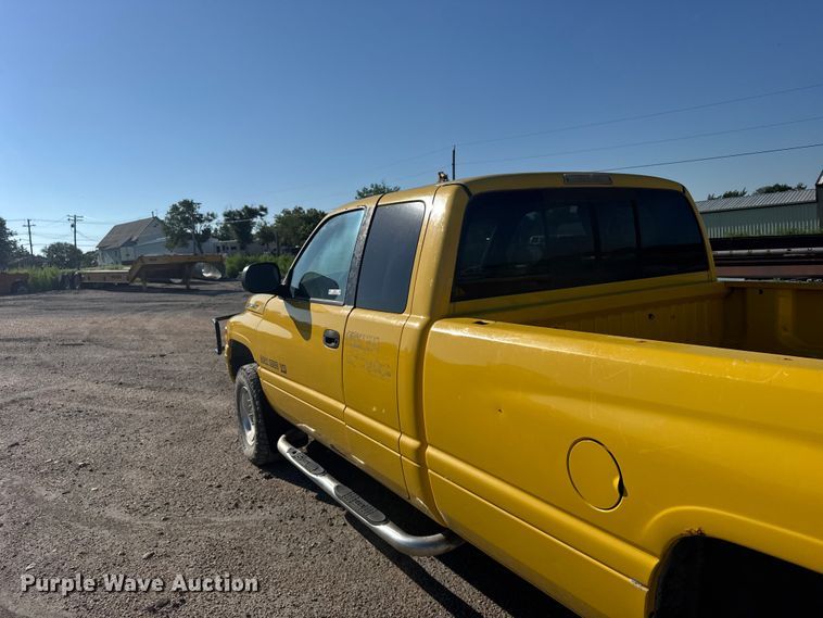 image for item DY2977 1999 Dodge Ram 1500 Ext. Cab pickup truck