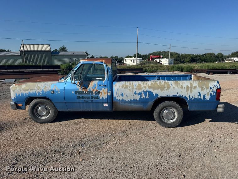 image for item DY2978 1990 Dodge 150 pickup truck