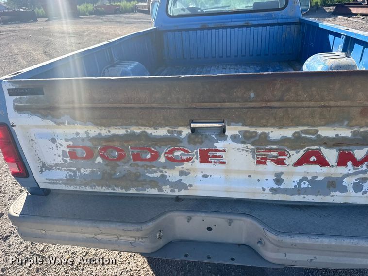 image for item DY2978 1990 Dodge 150 pickup truck