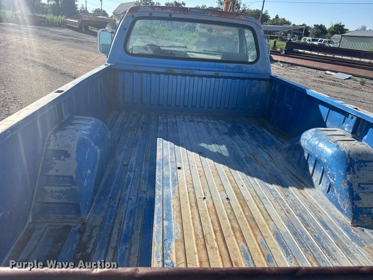 image for item DY2978 1990 Dodge 150 pickup truck