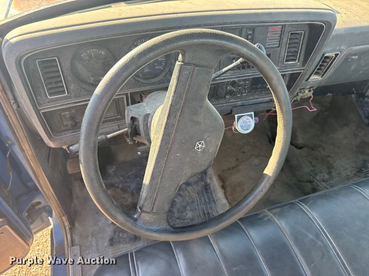 image for item DY2978 1990 Dodge 150 pickup truck