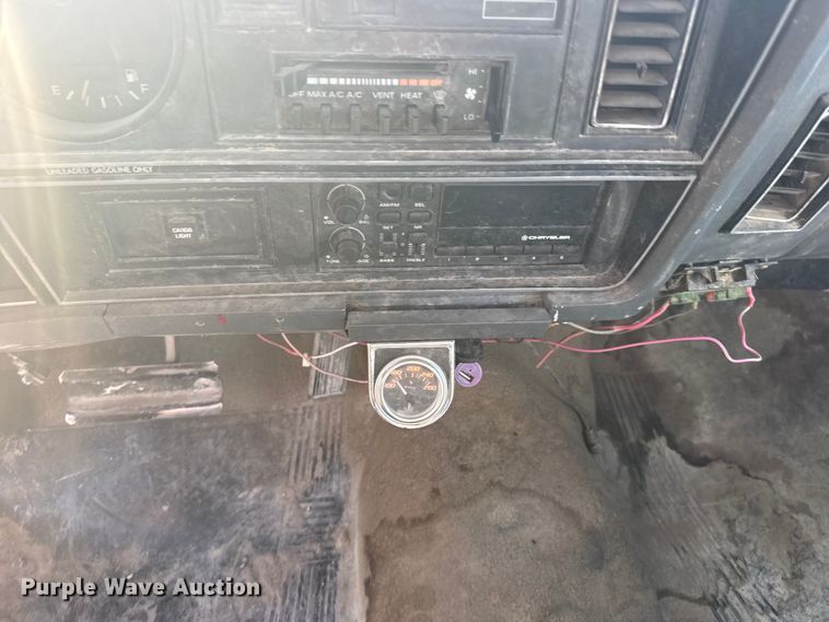 image for item DY2978 1990 Dodge 150 pickup truck