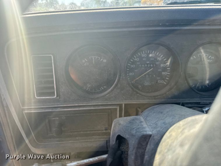 image for item DY2978 1990 Dodge 150 pickup truck