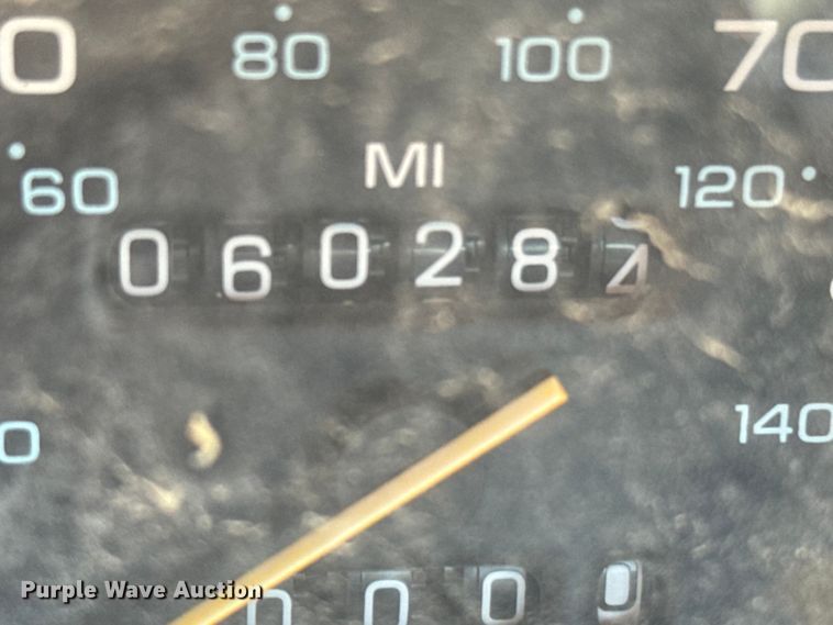 image for item DY2978 1990 Dodge 150 pickup truck