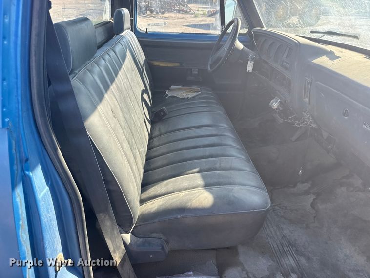 image for item DY2978 1990 Dodge 150 pickup truck