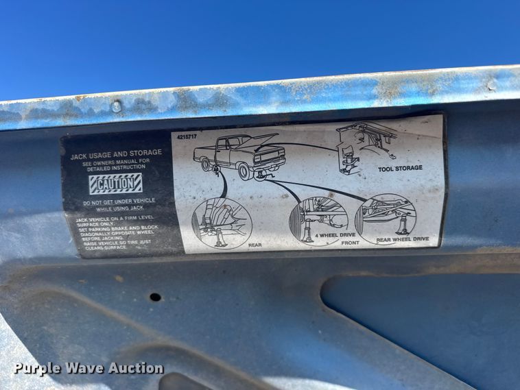image for item DY2978 1990 Dodge 150 pickup truck