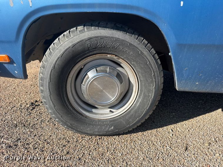 image for item DY2978 1990 Dodge 150 pickup truck