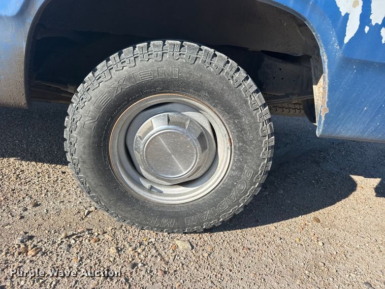 image for item DY2978 1990 Dodge 150 pickup truck