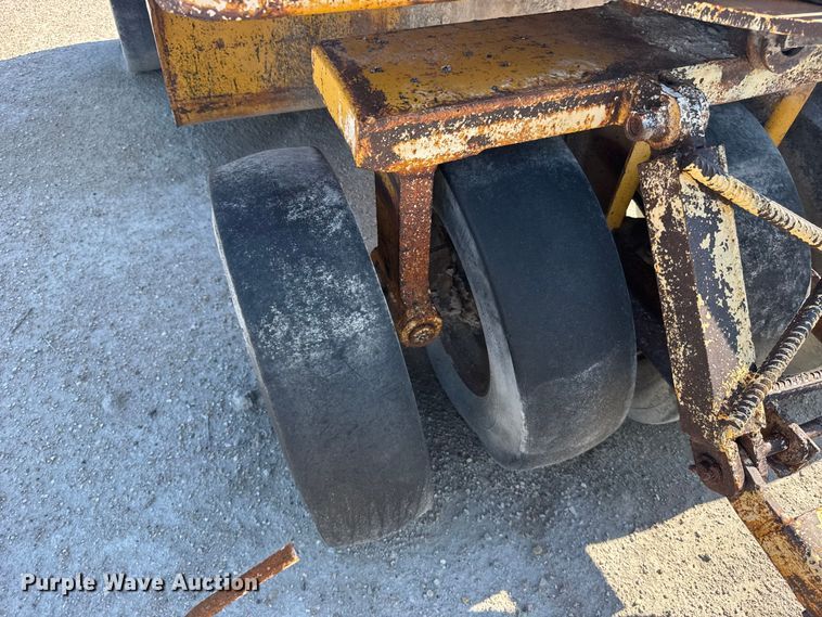 image for item DY2979 (2) pneumatic rollers