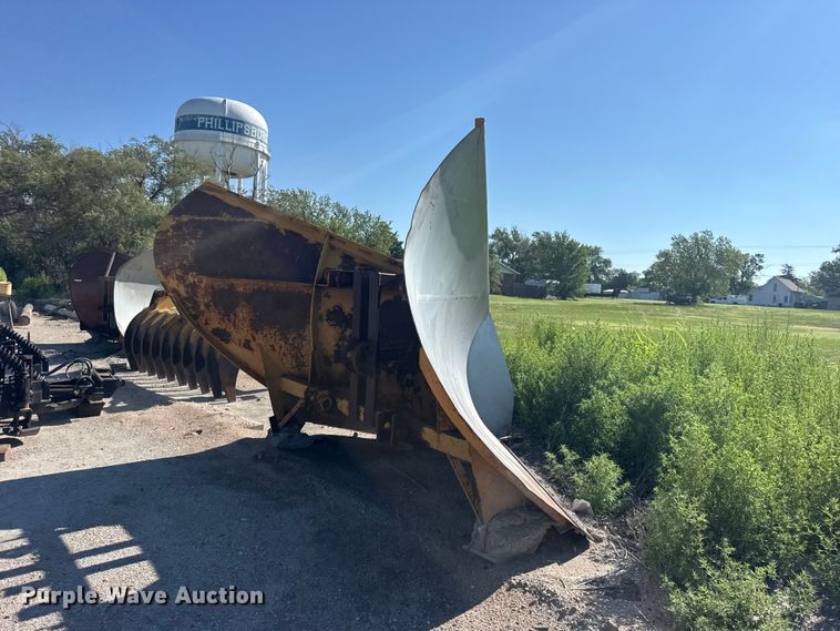 image for item DY2983 Balderson BV966 wheel loader V-plow