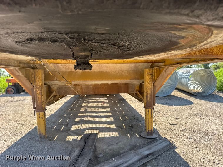 image for item DY2985 1986 Load King PCS352 drop deck equipment trailer