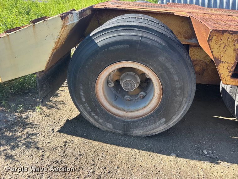 image for item DY2985 1986 Load King PCS352 drop deck equipment trailer