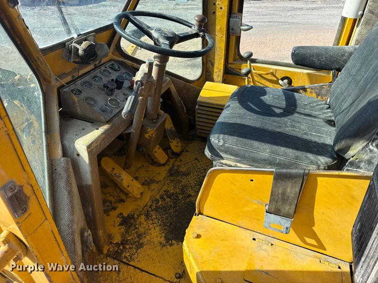 image for item DY2986 1976 Caterpillar 980B wheel loader