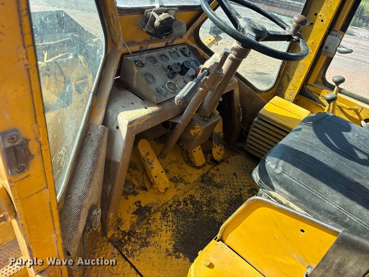 image for item DY2986 1976 Caterpillar 980B wheel loader