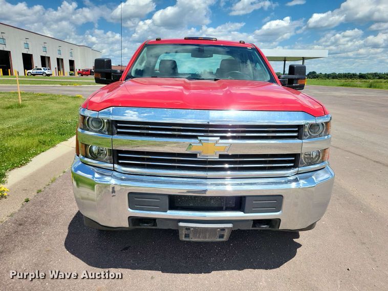 image for item DZ7342 2015 Chevrolet Silverado 3500HD Crew Cab pickup truck