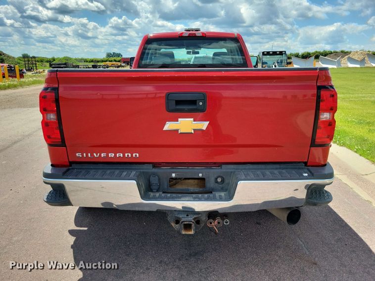 image for item DZ7342 2015 Chevrolet Silverado 3500HD Crew Cab pickup truck