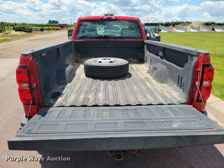 image for item DZ7342 2015 Chevrolet Silverado 3500HD Crew Cab pickup truck