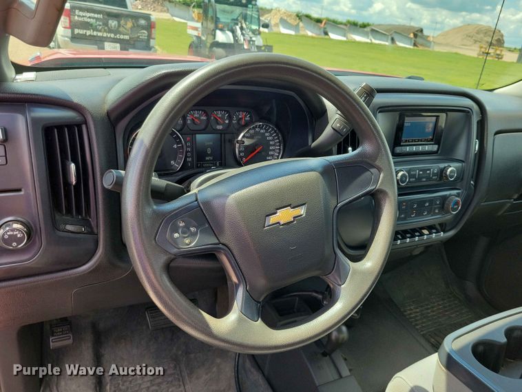 image for item DZ7342 2015 Chevrolet Silverado 3500HD Crew Cab pickup truck