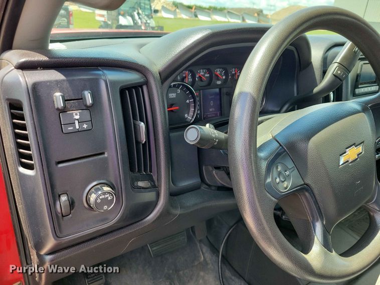 image for item DZ7342 2015 Chevrolet Silverado 3500HD Crew Cab pickup truck