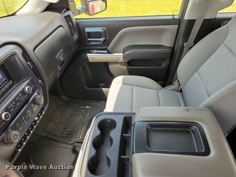 image for item DZ7342 2015 Chevrolet Silverado 3500HD Crew Cab pickup truck