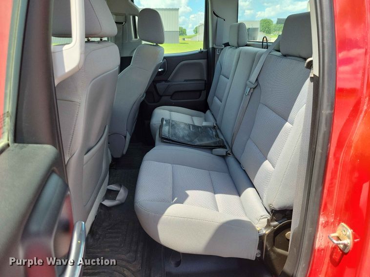 image for item DZ7342 2015 Chevrolet Silverado 3500HD Crew Cab pickup truck