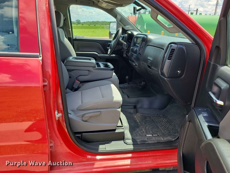 image for item DZ7342 2015 Chevrolet Silverado 3500HD Crew Cab pickup truck