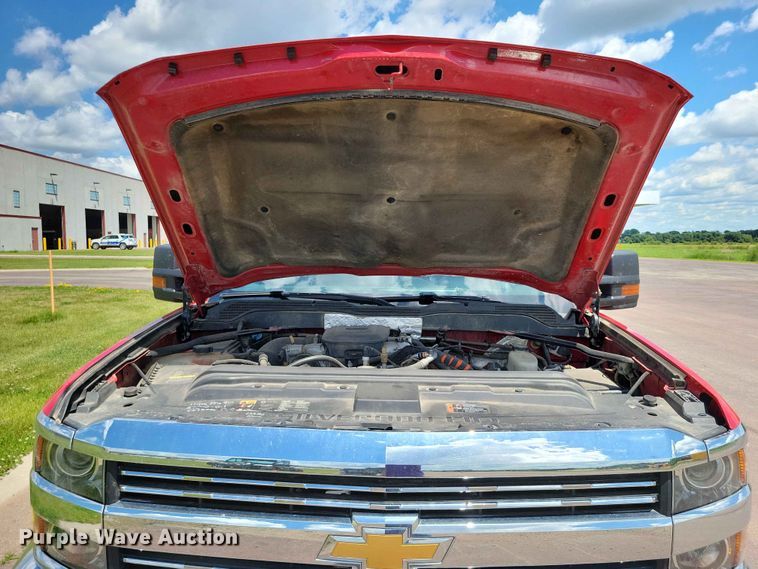image for item DZ7342 2015 Chevrolet Silverado 3500HD Crew Cab pickup truck