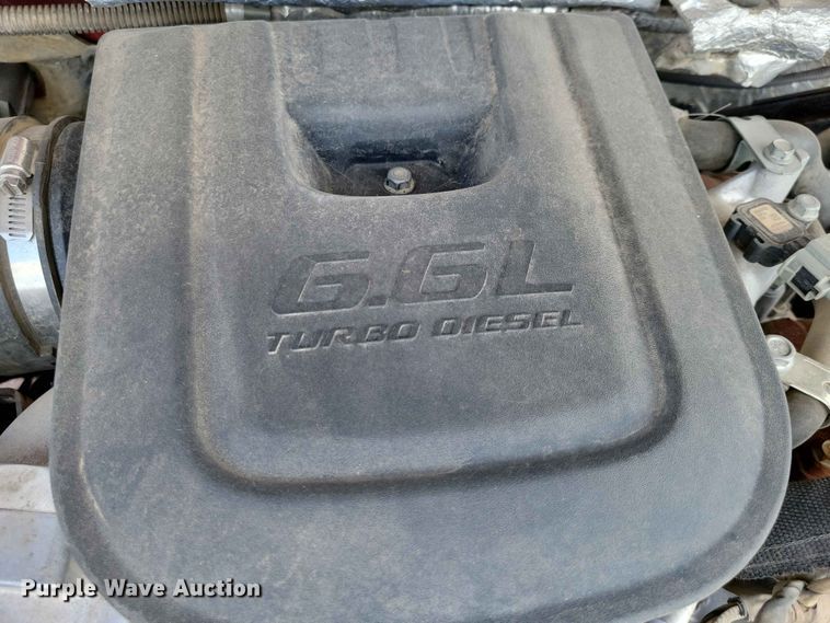 image for item DZ7342 2015 Chevrolet Silverado 3500HD Crew Cab pickup truck