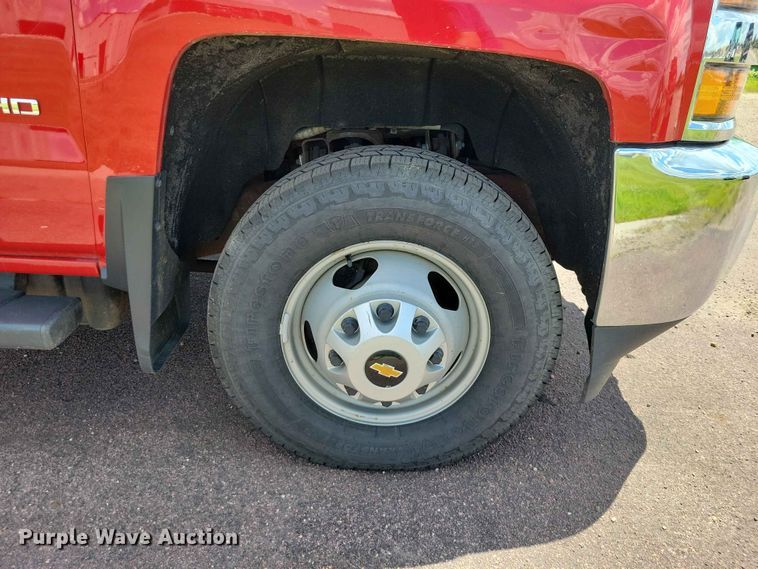 image for item DZ7342 2015 Chevrolet Silverado 3500HD Crew Cab pickup truck