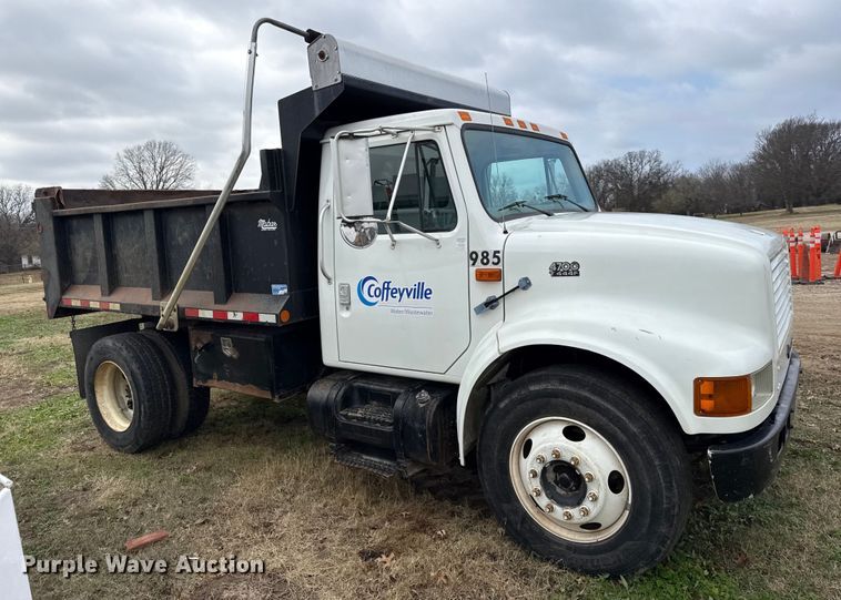 image for item EC4505 2000 International 4700 dump truck