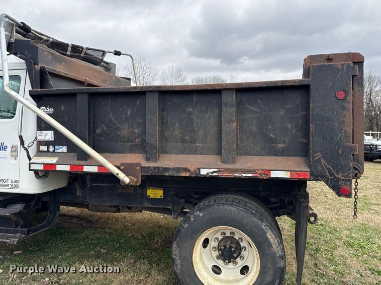 image for item EC4505 2000 International 4700 dump truck