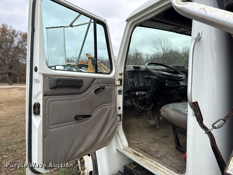 image for item EC4505 2000 International 4700 dump truck