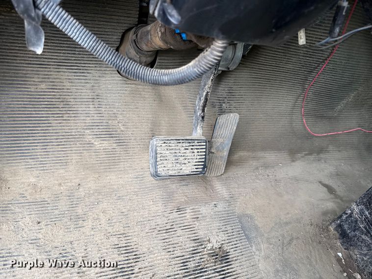 image for item EC4505 2000 International 4700 dump truck
