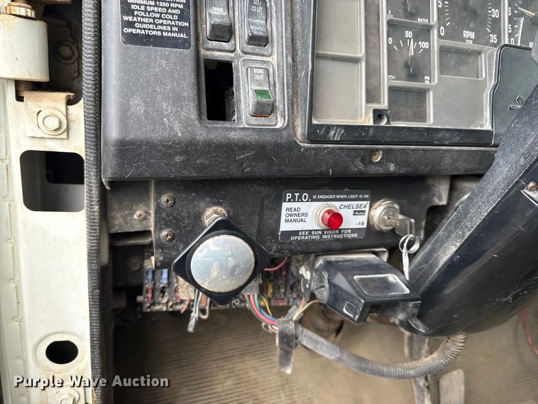 image for item EC4505 2000 International 4700 dump truck