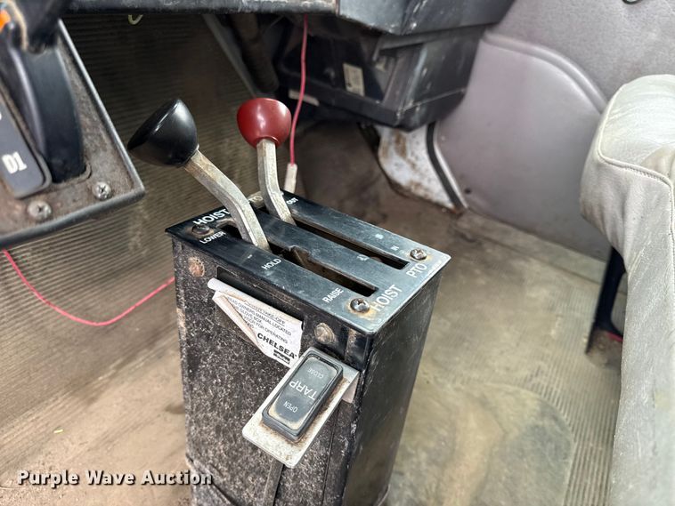 image for item EC4505 2000 International 4700 dump truck