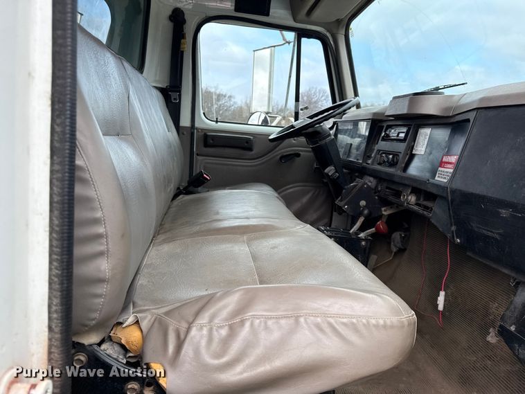 image for item EC4505 2000 International 4700 dump truck