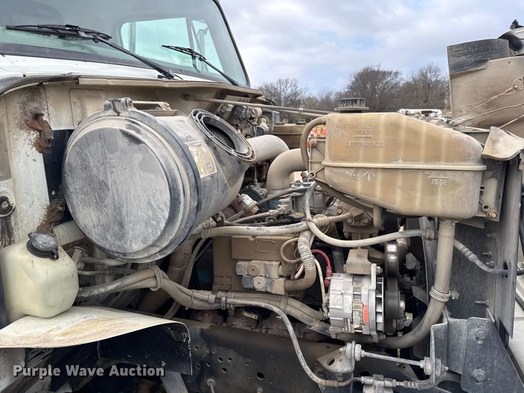 image for item EC4505 2000 International 4700 dump truck
