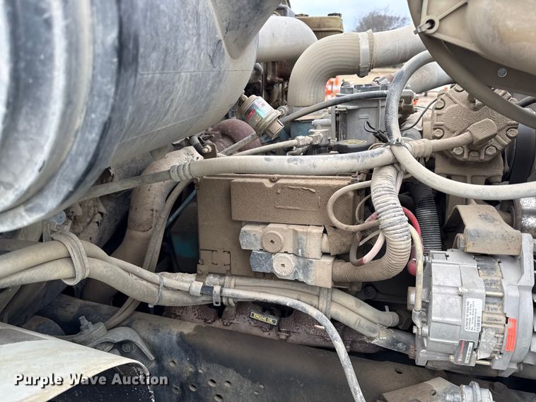 image for item EC4505 2000 International 4700 dump truck