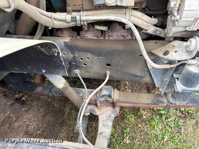image for item EC4505 2000 International 4700 dump truck