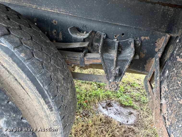 image for item EC4505 2000 International 4700 dump truck