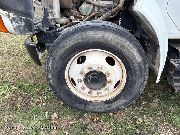 image for item EC4505 2000 International 4700 dump truck