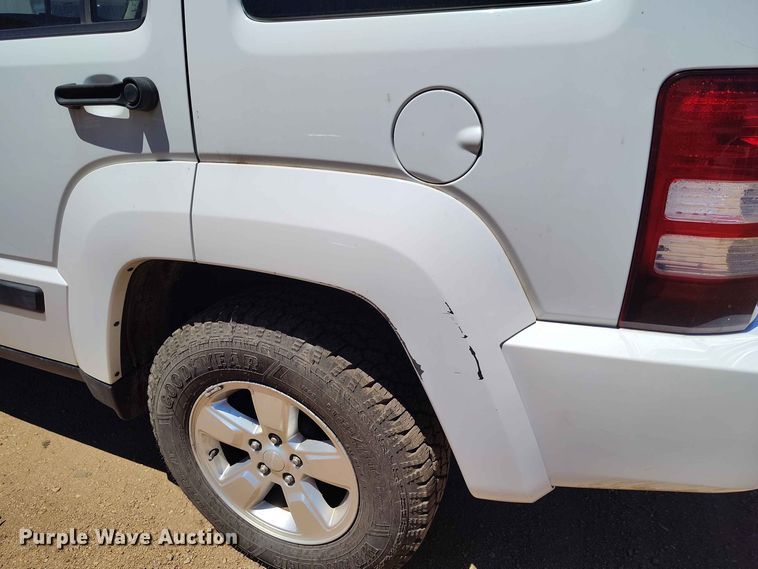 image for item ED0178 2012 Jeep Liberty SUV