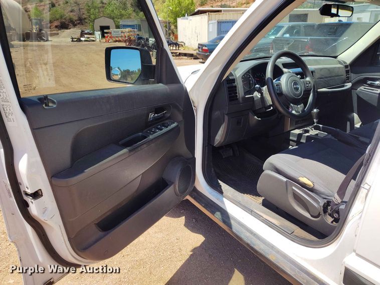 image for item ED0178 2012 Jeep Liberty SUV
