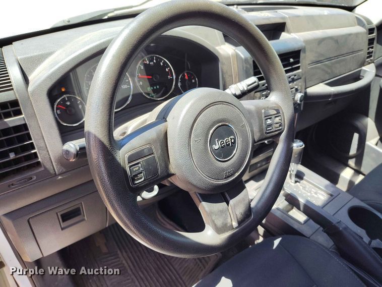 image for item ED0178 2012 Jeep Liberty SUV