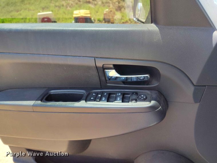 image for item ED0178 2012 Jeep Liberty SUV