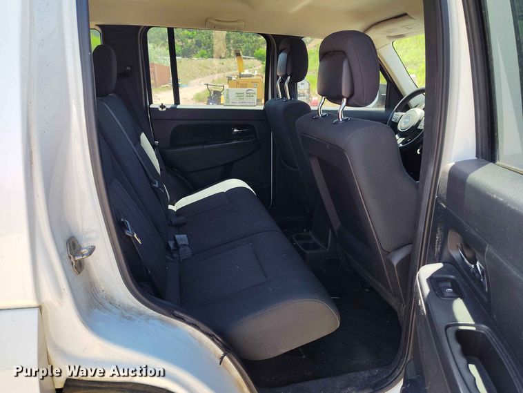 image for item ED0178 2012 Jeep Liberty SUV
